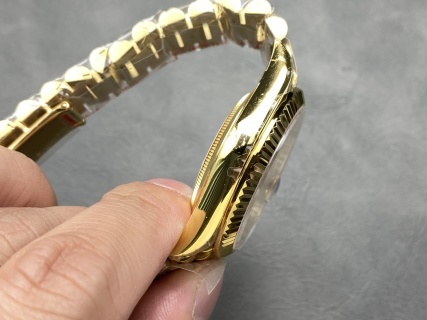 頂級復刻星期日曆型DAY-DATE40足重版奢華機械腕錶