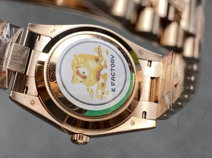 頂級高仿星期日曆型DAY-DATE 40系列足重復刻奢華腕錶