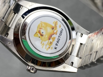 頂級高仿星期日曆型DAY-DATE 40足重版復刻奢華腕錶