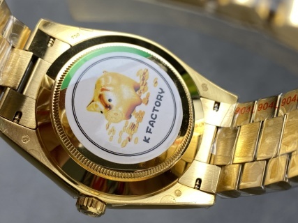 頂級復刻星期日曆型DAY-DATE40足重版豪華機械腕錶