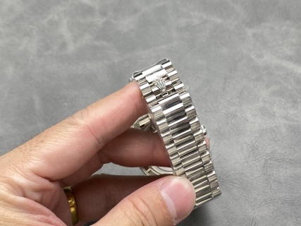 頂級高仿星期日曆型DAY-DATE 40系列 足重復刻腕錶