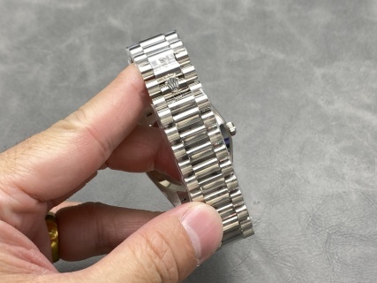 頂級高仿星期日曆型DAY-DATE 40足重版復刻奢華腕錶