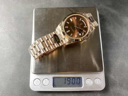 頂級高仿星期日曆型DAY-DATE 40系列足重復刻腕錶