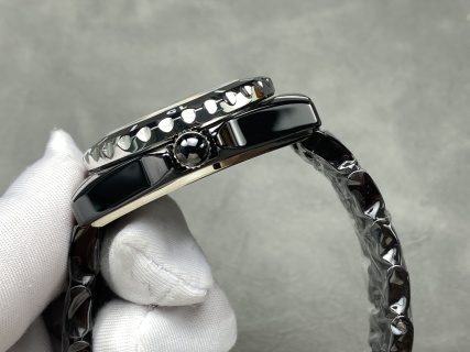 TW 香奈兒 J12 陶瓷 38mm 機械腕錶｜經典大氣設計，奢華與性價比的完美融合