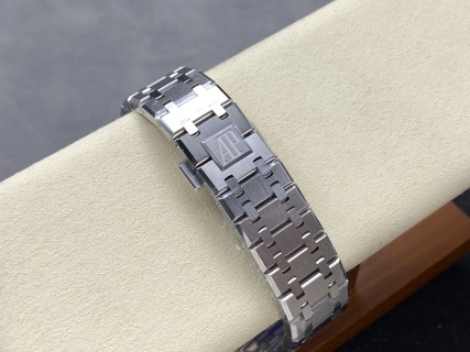 APS KAWS联名款 爱彼AP 15500 KAWS联名款 一体机芯41mm腕表