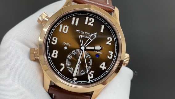 PP百达翡丽飞行家旅行时间腕表REF.5524｜双时区功能｜324SC FUS机芯｜玫瑰金咖啡与蓝色表盘