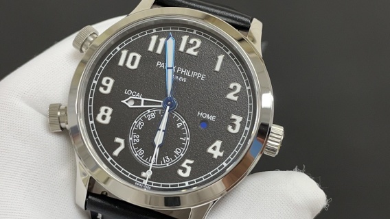 PP百达翡丽飞行家旅行时间腕表REF.5524｜双时区功能｜324SC FUS机芯｜玫瑰金咖啡与蓝色表盘