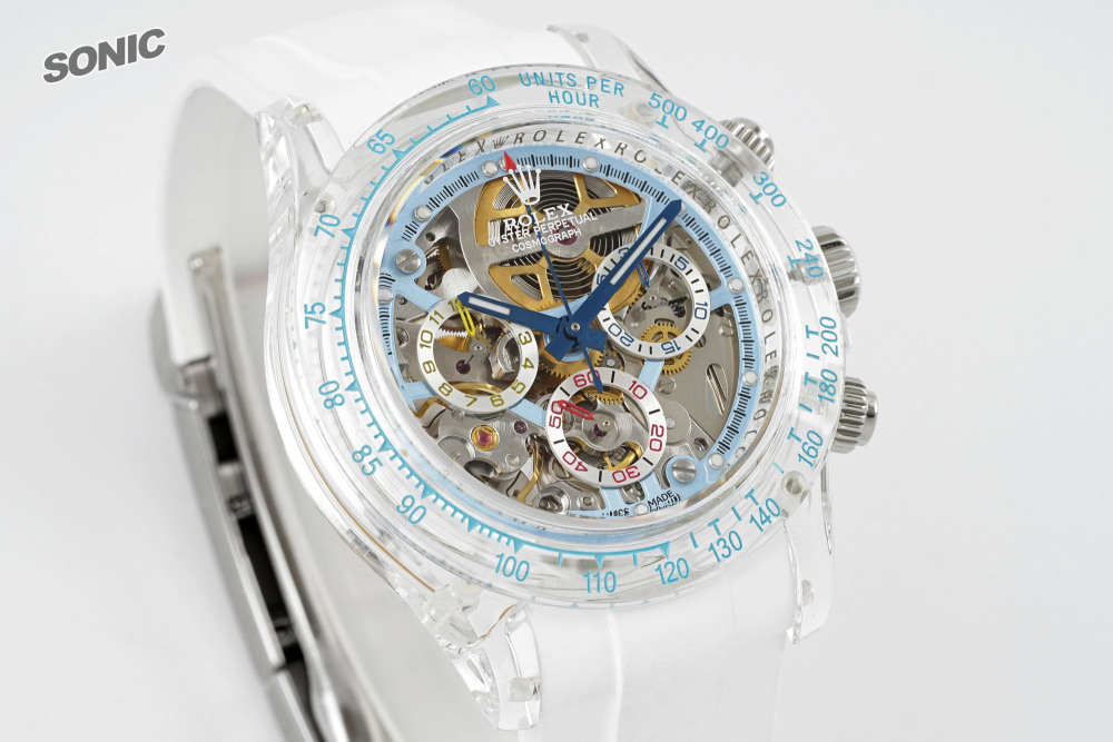 「【高性價比改裝】Sonic勞力士冰藍迪縷空迪通拿｜丹東4130機芯全縷空｜藍寶石水晶玻璃｜進口氟膠表帶」​
