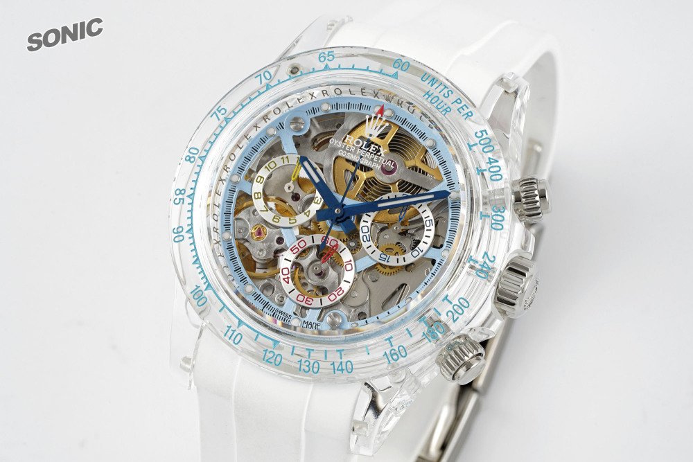 「【高性價比改裝】Sonic勞力士冰藍迪縷空迪通拿｜丹東4130機芯全縷空｜藍寶石水晶玻璃｜進口氟膠表帶」​