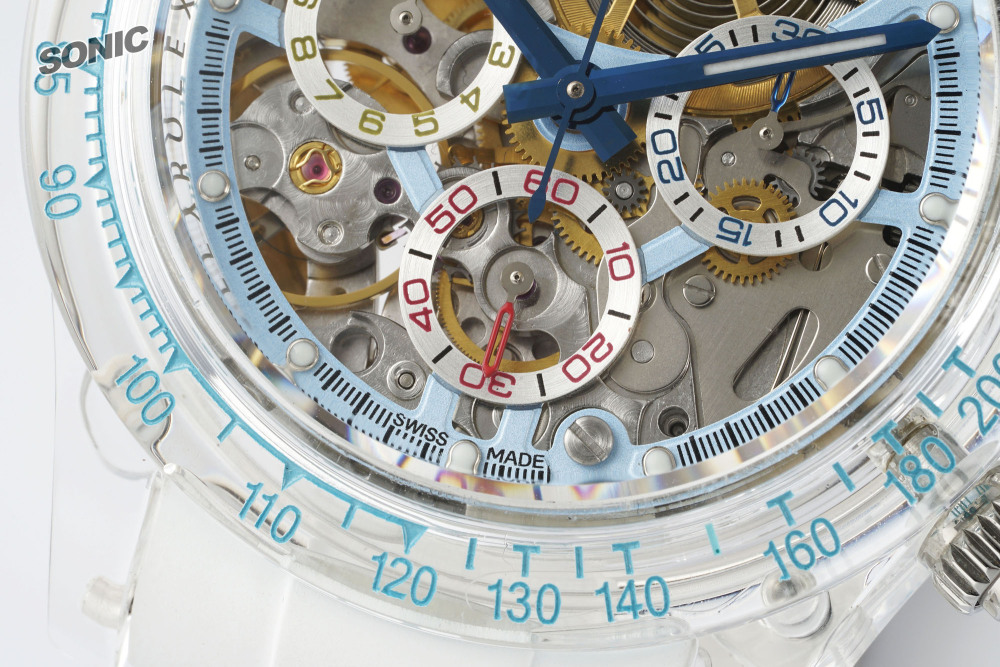 「【高性價比改裝】Sonic勞力士冰藍迪縷空迪通拿｜丹東4130機芯全縷空｜藍寶石水晶玻璃｜進口氟膠表帶」​