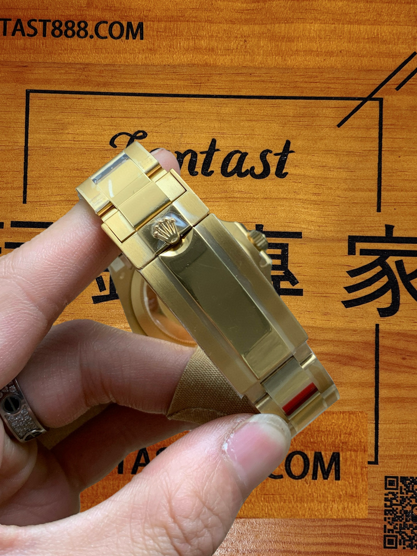 VS廠金藍水鬼3235機芯背透特寫 - 瑞士自動機械機芯黃金擺陀 - FANTAST888.COM