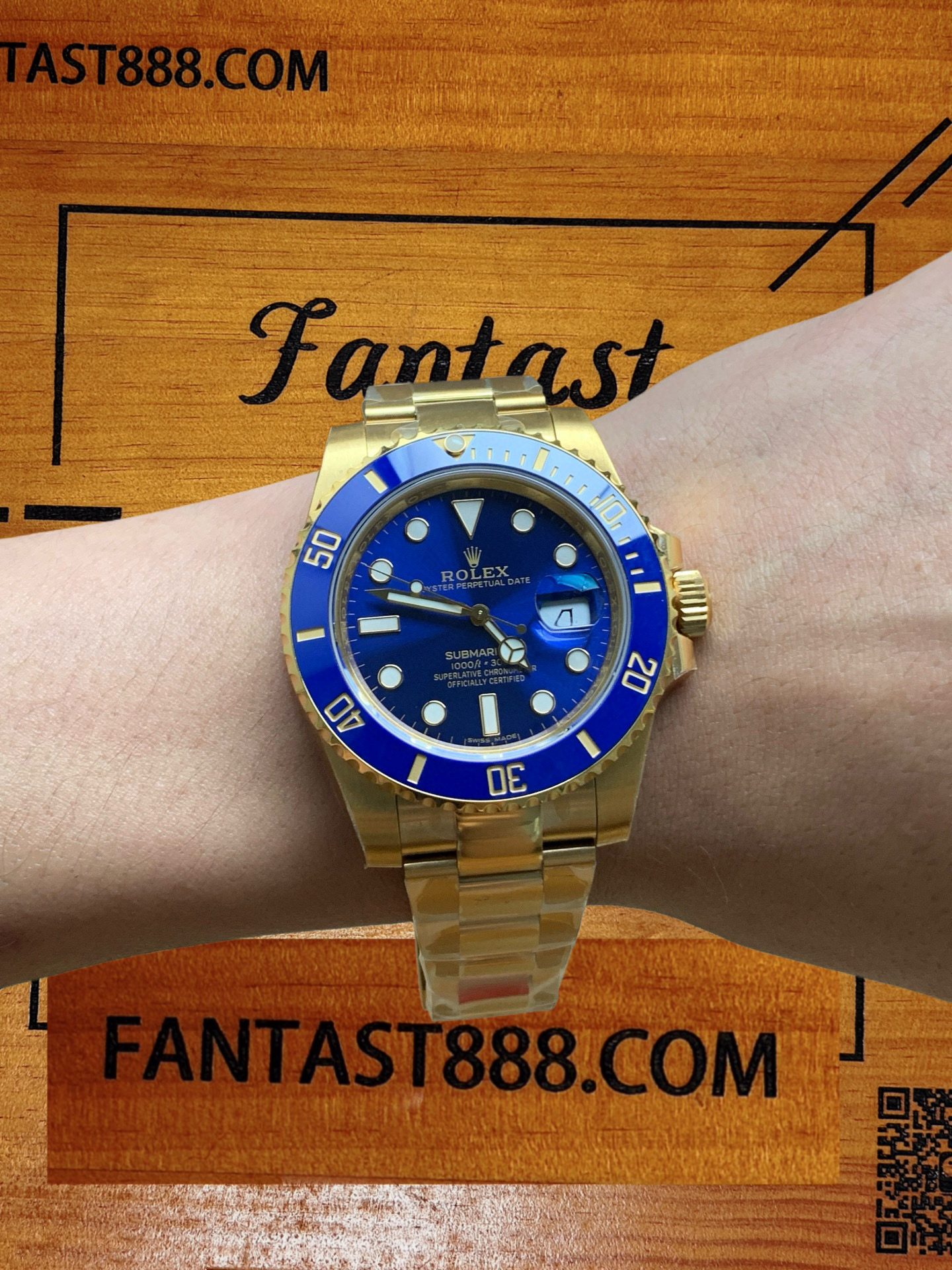 VS廠勞力士蠔式錶扣特寫 - 皇冠標誌與750黃金印記展示 - FANTAST888.COM