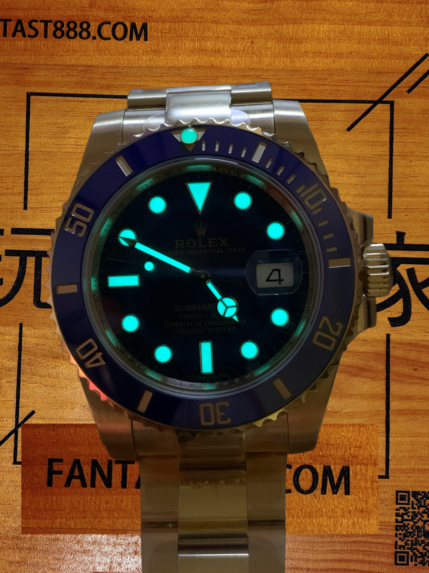 VS廠金藍水鬼超級夜光效果實拍 - 螢光塗層與黑暗環境顯示 - FANTAST888.COM