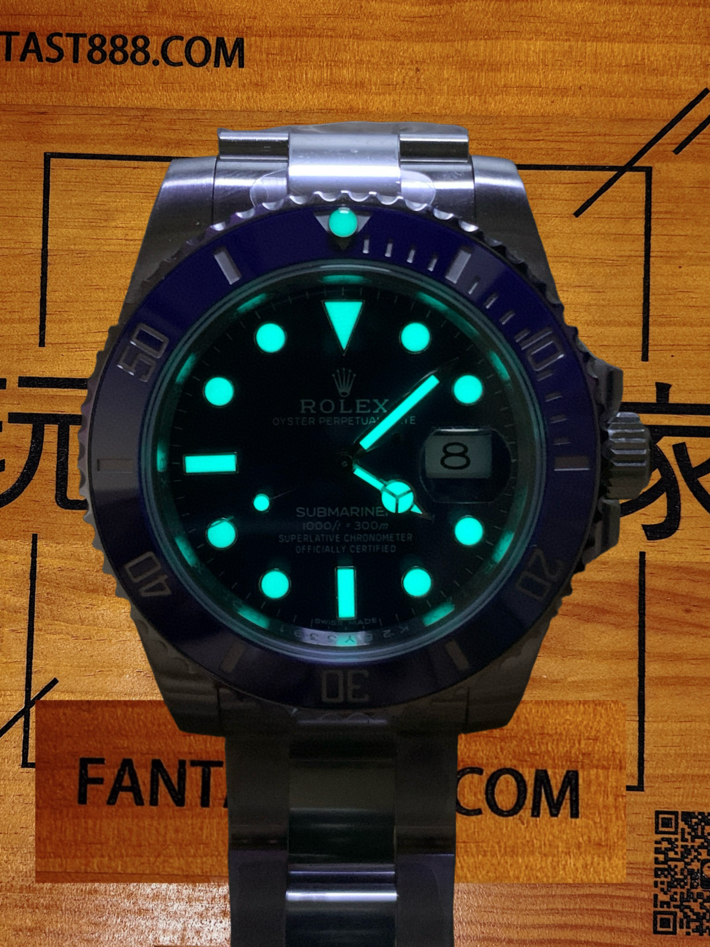 VS廠藍水鬼超級夜光效果實拍 - 螢光塗層暗光環境顯示 - FANTAST888.COM