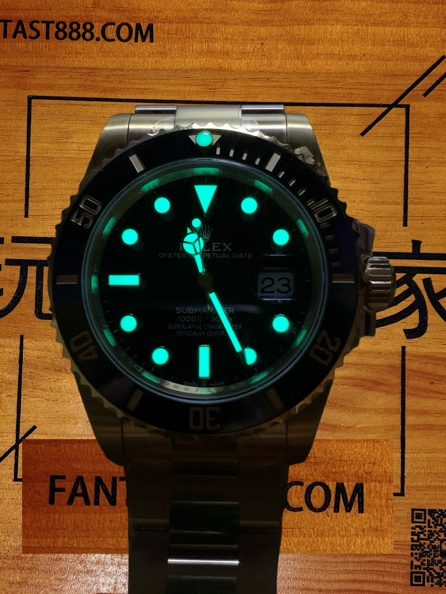 VS廠黑水鬼超級夜光效果實拍 - 螢光塗層暗光顯示 - FANTAST888.COM