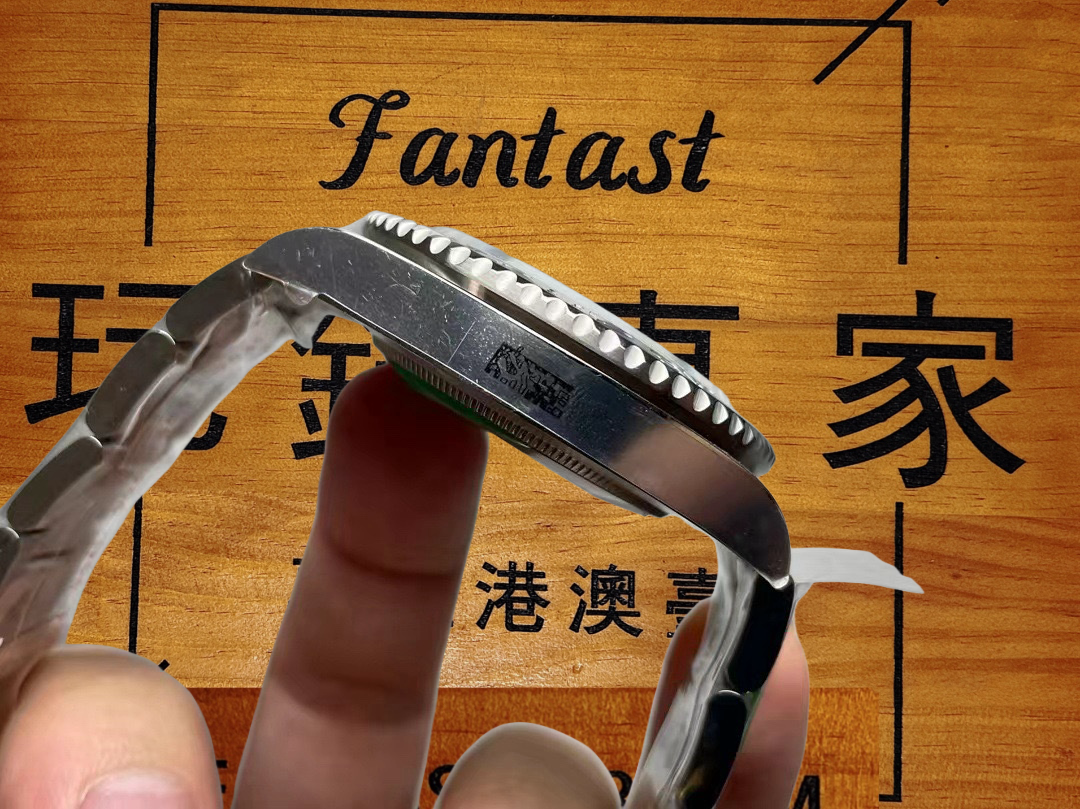 C+厂Rolex GMT-Master II 侧面表冠与陶瓷圈口特写 - 港澳臺玩錶專家推荐