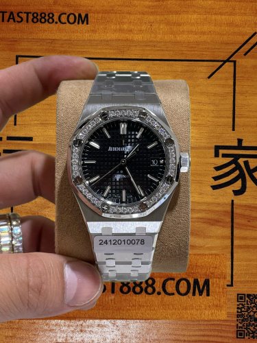 高仿愛彼皇家橡樹15450升級莫桑鑽圈