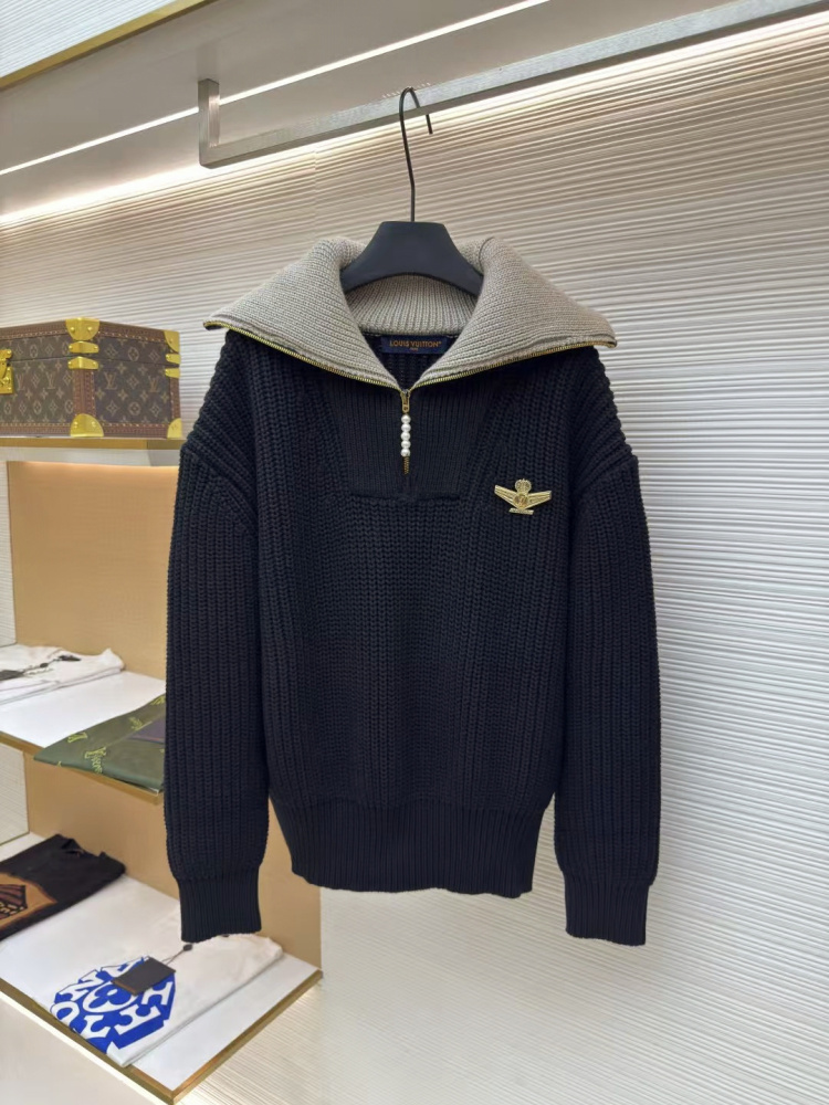頂級高仿復刻LV毛衣 | 路易威登珍珠飛行員胸針翻領毛衣 | 港澳正品開發還原