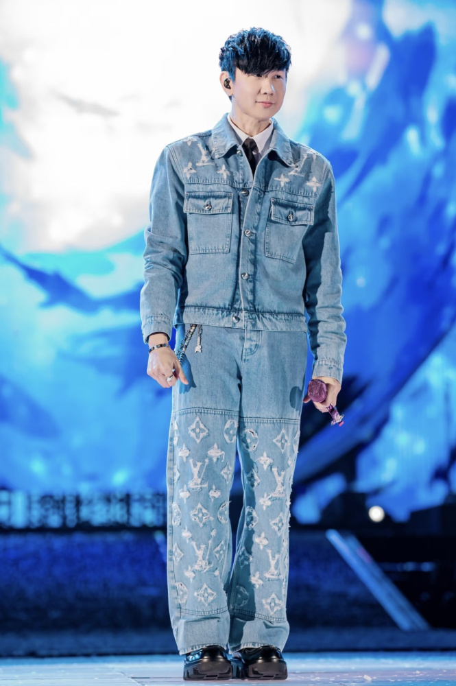 香港台灣頂級復刻｜LOUIS VUITTON 水洗破洞牛仔褲激光燒花工藝深度解析​