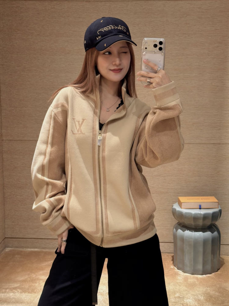 香港台灣市場頂級復刻｜LOUIS VUITTON 雙色拼接嵌花拉鏈外套工藝深度解析​