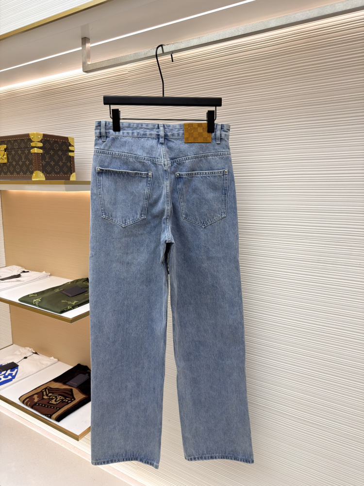 香港台灣頂級復刻｜LOUIS VUITTON 水洗破洞牛仔褲激光燒花工藝深度解析​