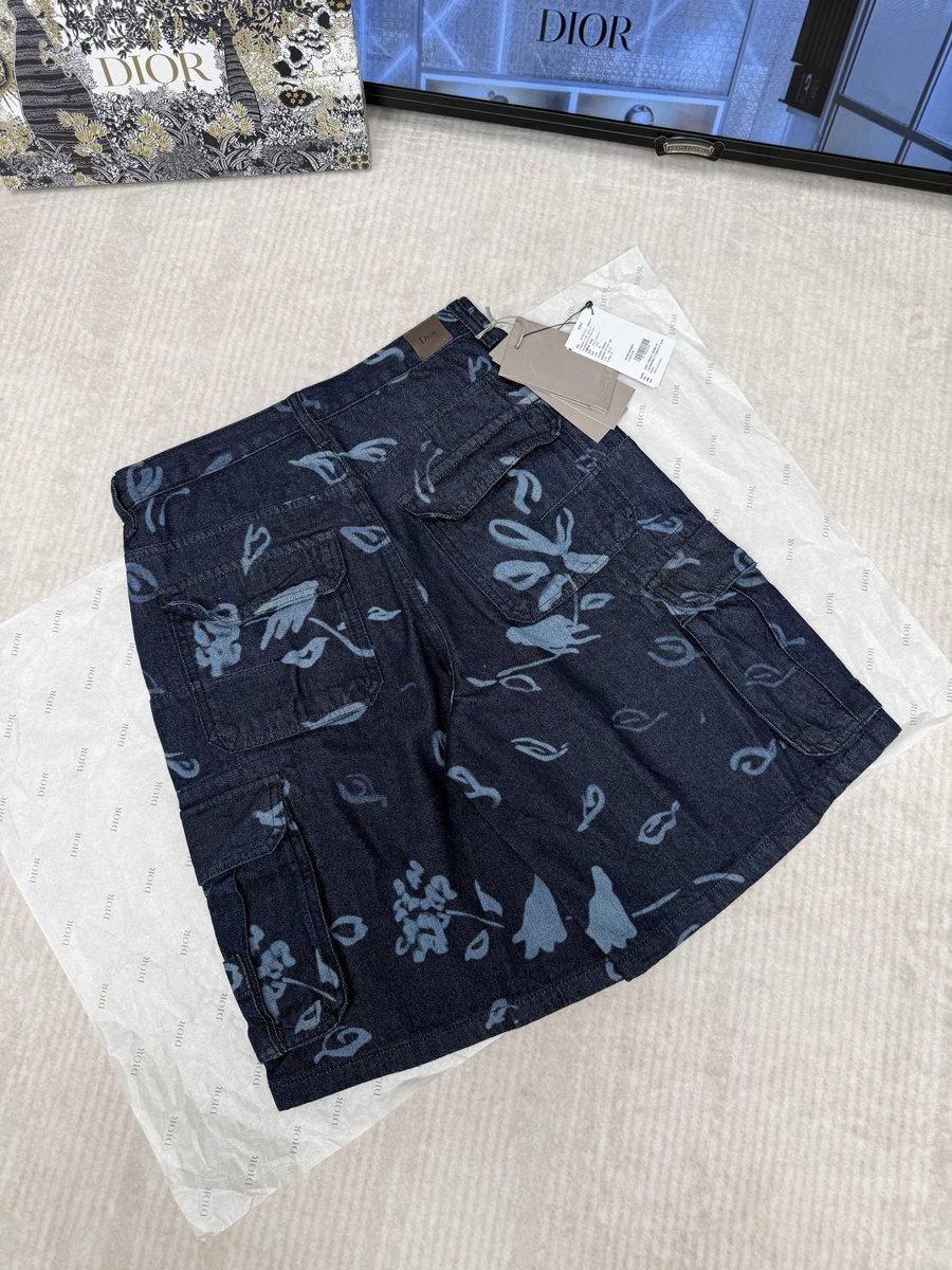 手繪風燒花花卉工裝短褲-背面展示