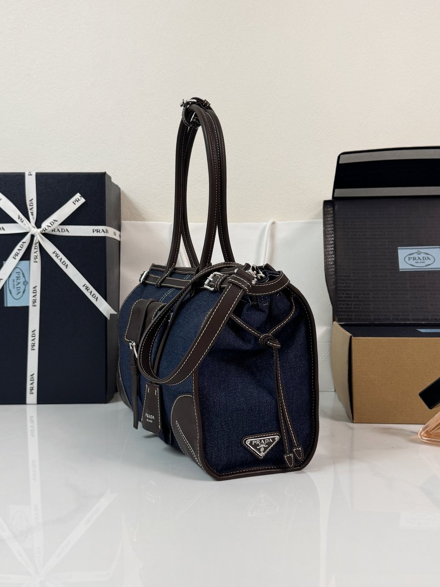 Prada P2250Bonnie大号肩带-细节特写