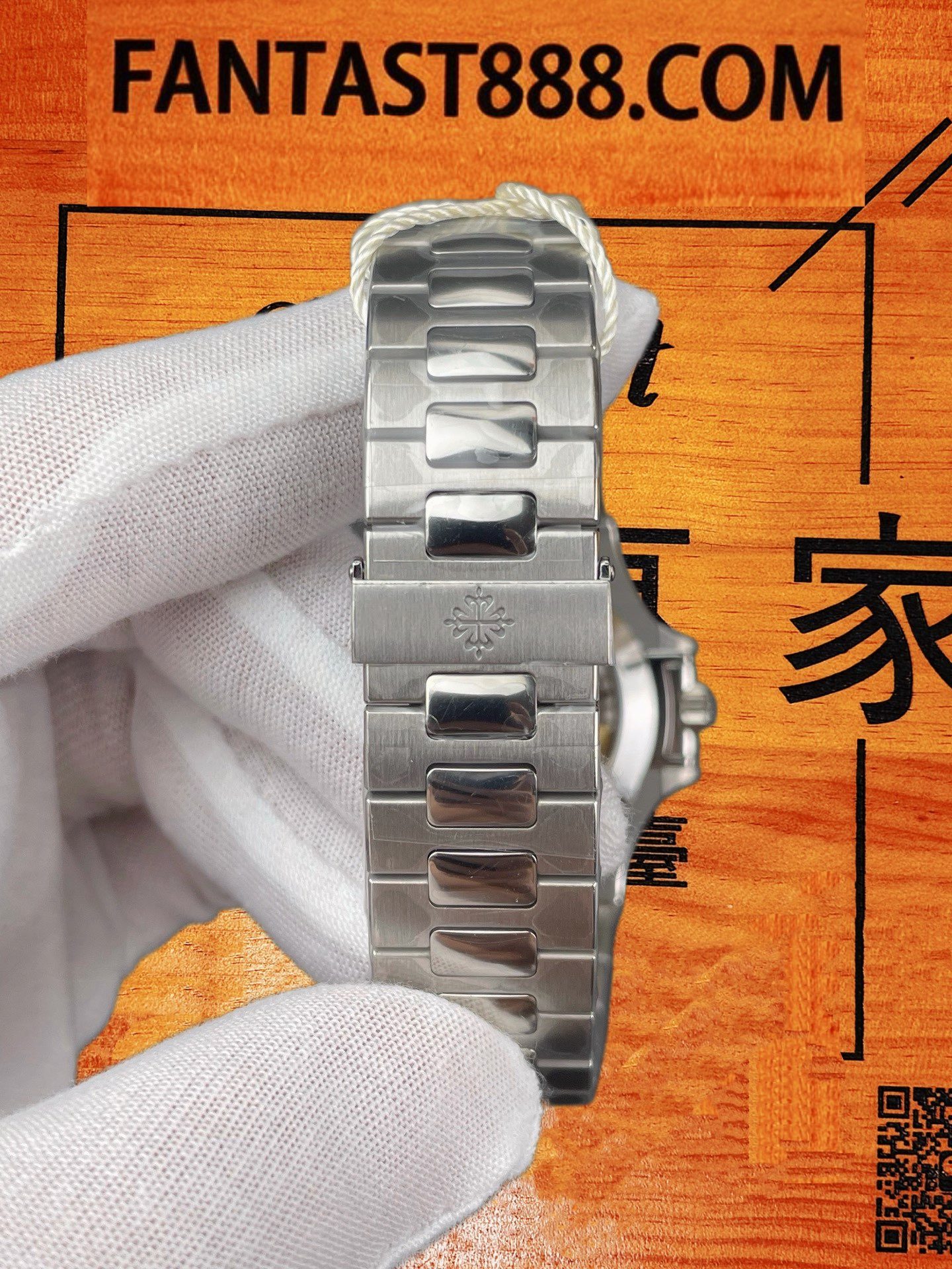 5726 藍寶石鏡面 PP Nautilus 5726藍寶石鏡面與年曆視窗