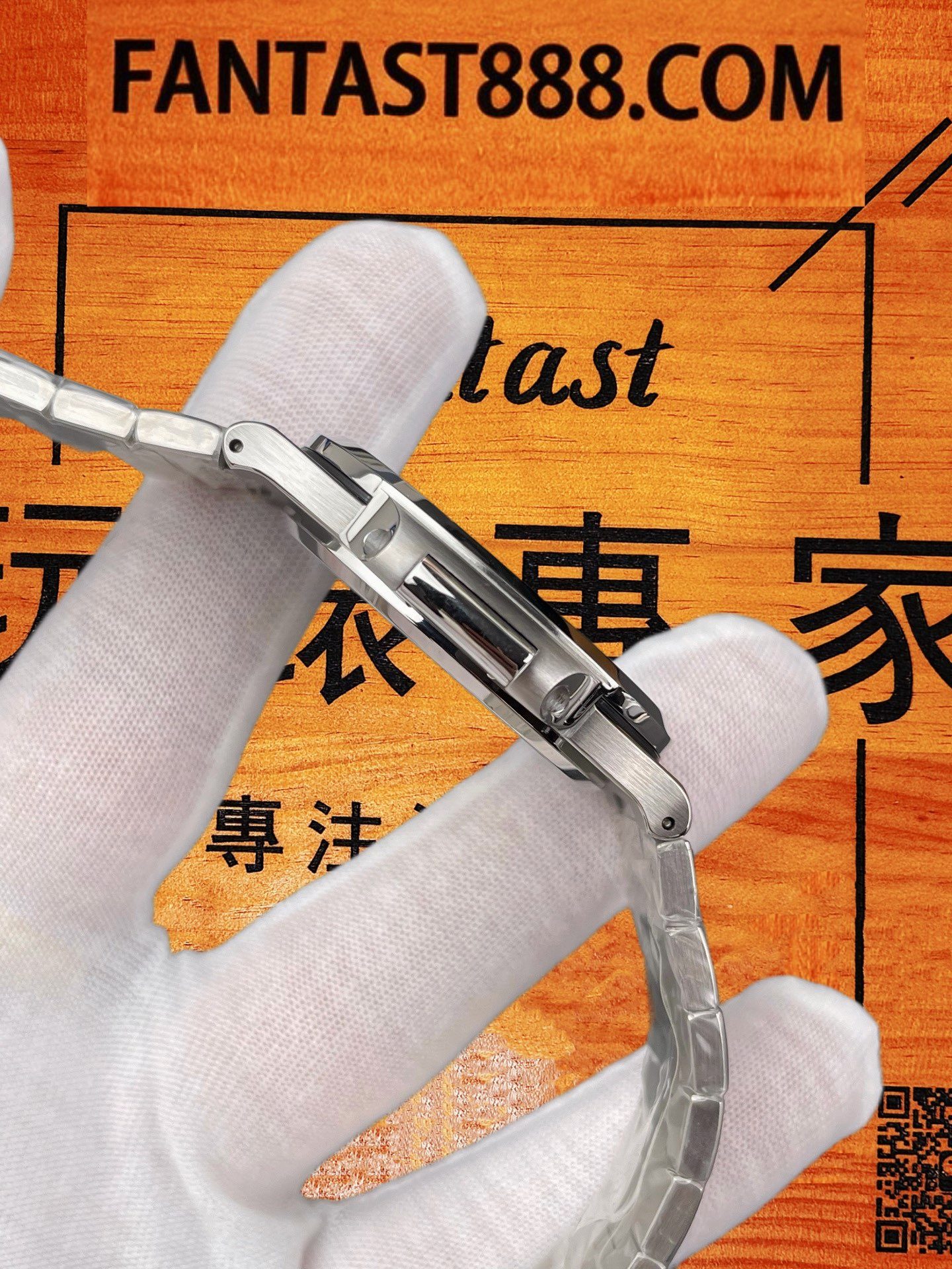 Nautilus 5711 鋼殼 PP Nautilus 5711精鋼錶殼側面與錶冠