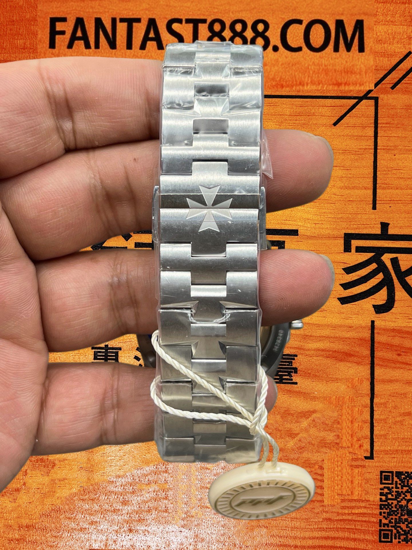 Overseas 4500V 銀白盤佩戴 VC Overseas 4500V銀白盤佩戴效果