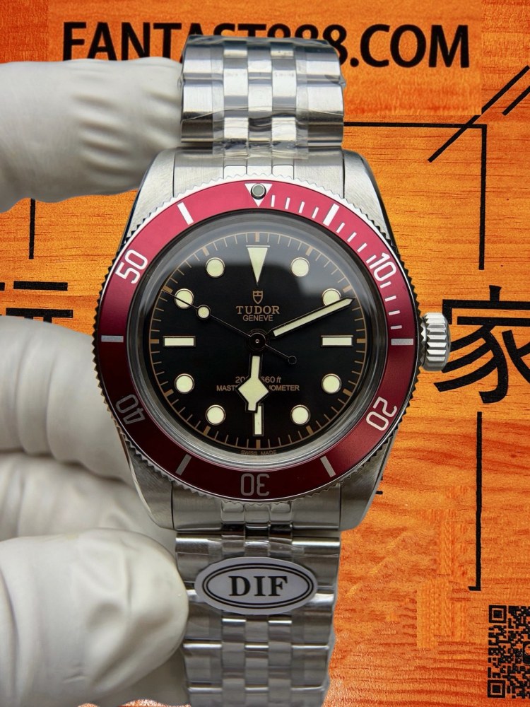 DiF 廠 帝舵 碧灣 三代小紅盾 41mm 復刻腕錶