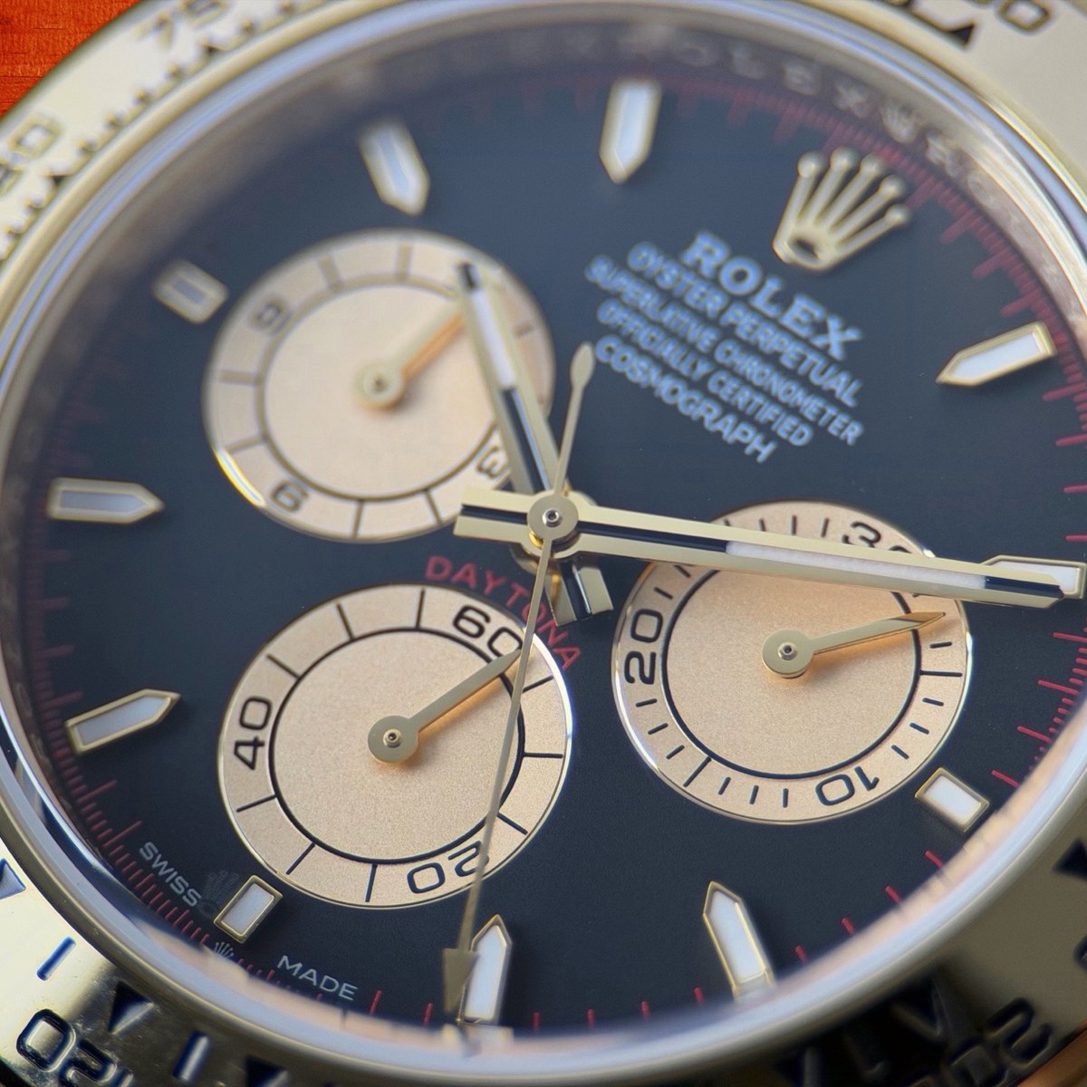高仿勞力士 CBD廠 配重 Cosmograph Daytona 116508 18K黃金黑圈 黑盤 金色monobloc計時盤 棒狀時標 4131機芯 復刻腕錶 實拍 3