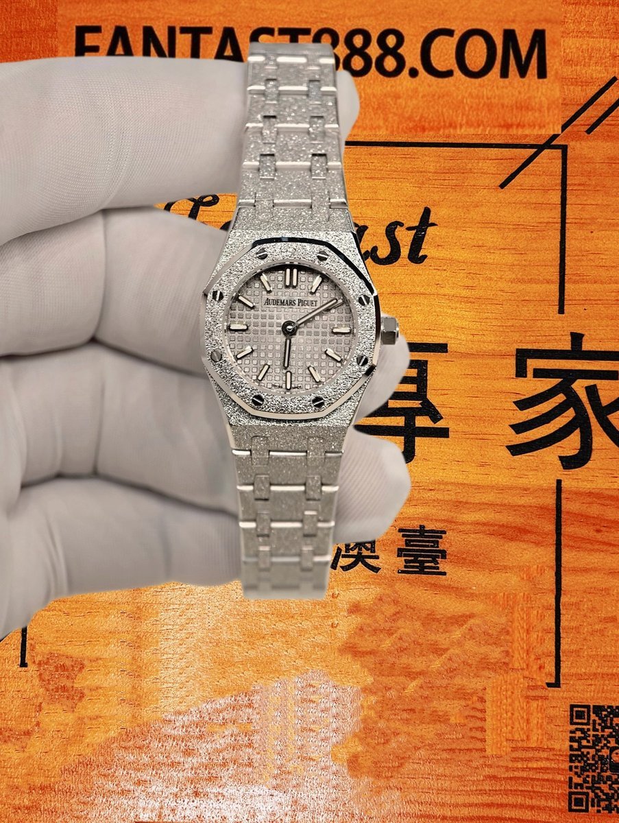 客定改裝 Audemars Piguet 愛彼 Royal Oak 皇家橡樹 33mm 18K白金厚金包裹 滿天星雪花鑲嵌 鑽殼 鋼帶 復刻腕錶