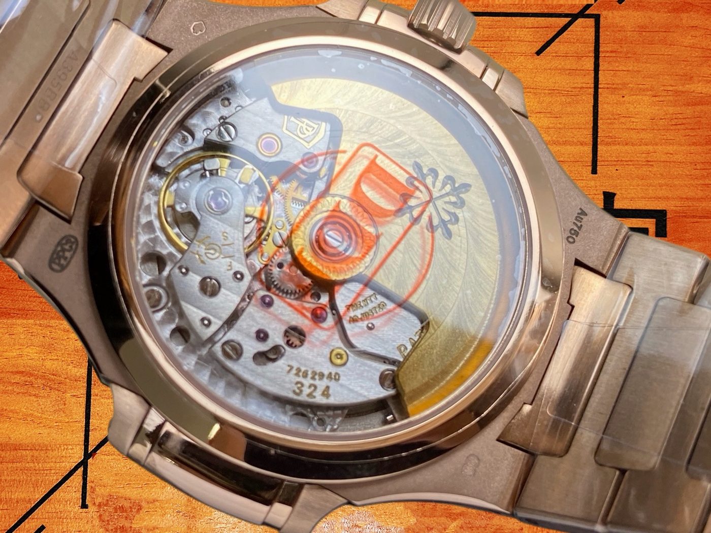 高仿百達翡麗-鸚鵡螺7118-配重版銀光白盤35.2mm-1:1復刻-DDF廠復刻腕錶 實拍 4