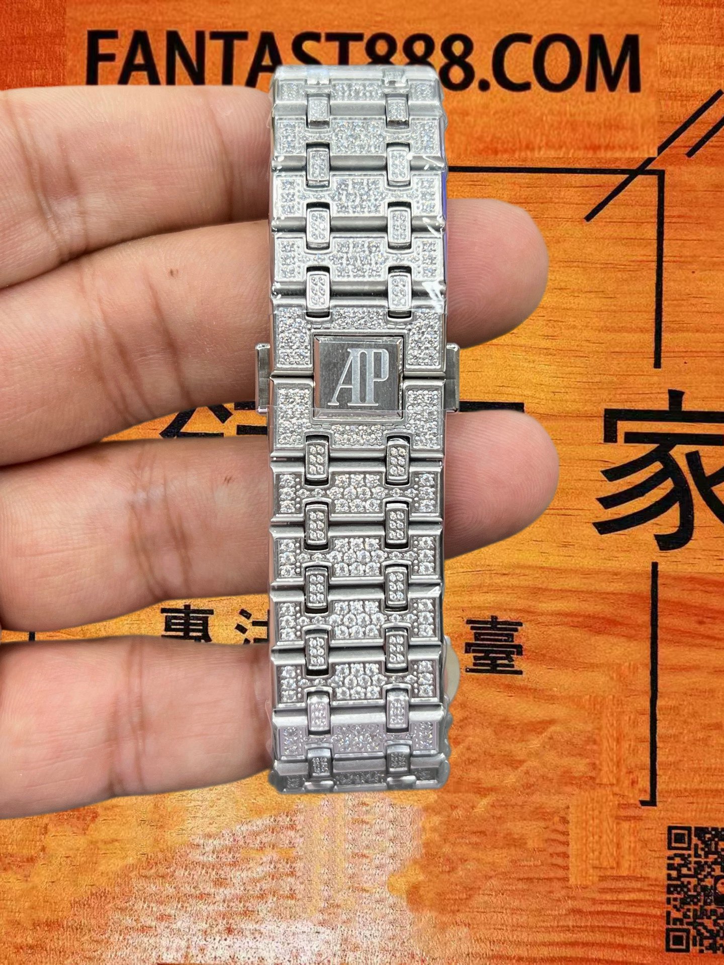 高仿愛彼-皇家橡樹-16202-Jumbo滿鑽藍盤-39mm-超薄兩針 實拍 9