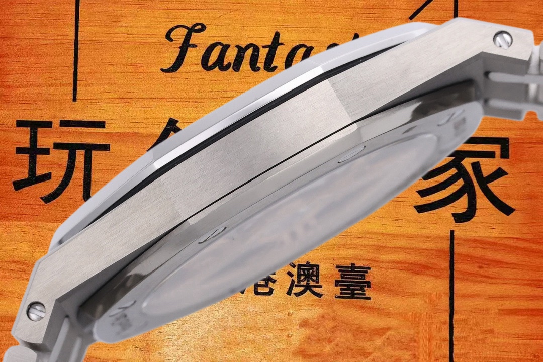 高仿愛彼-皇家橡樹-16202XT-鈦殼煙熏酒紅-39mm-Jumbo超薄 實拍 7