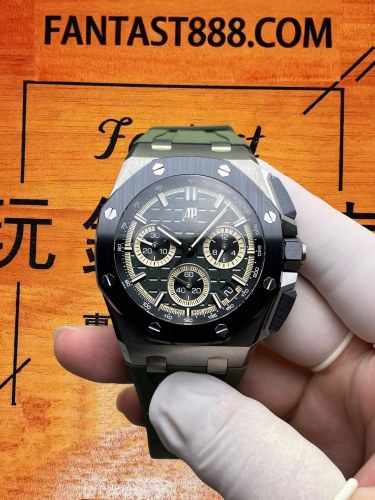 高仿愛彼-皇家橡樹離岸26420-鈦金屬綠盤-43mm-飛返計時