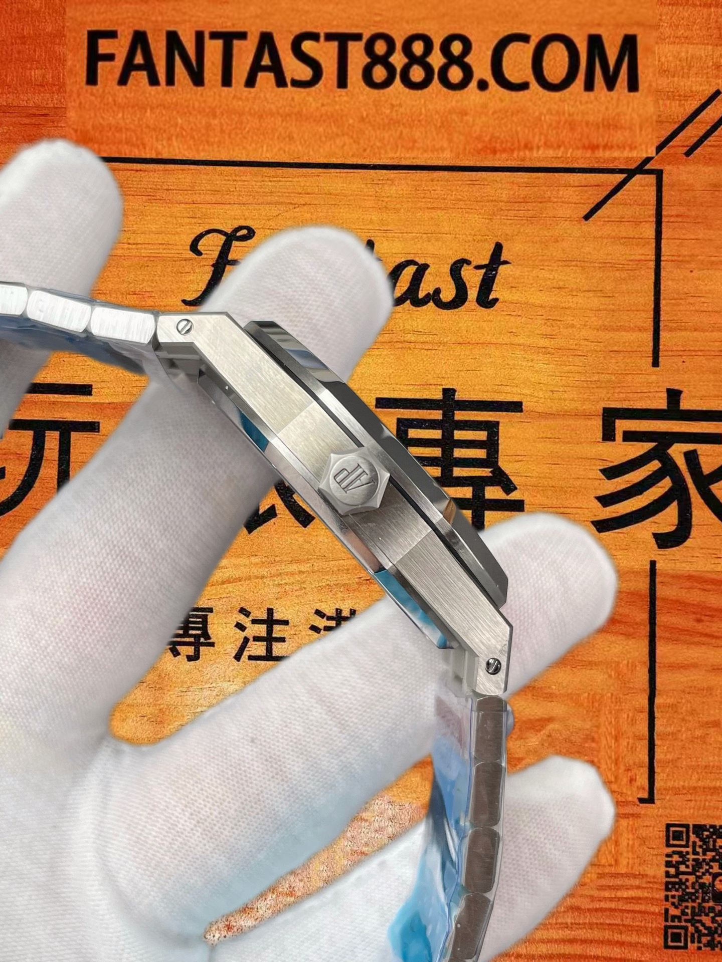 皇家橡樹15500 大型格紋錶盤特寫