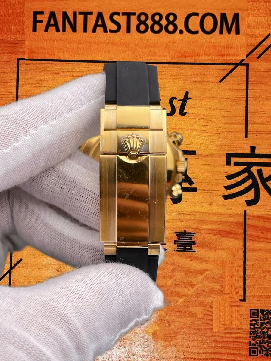 余文樂迪通拿 錶冠細節
