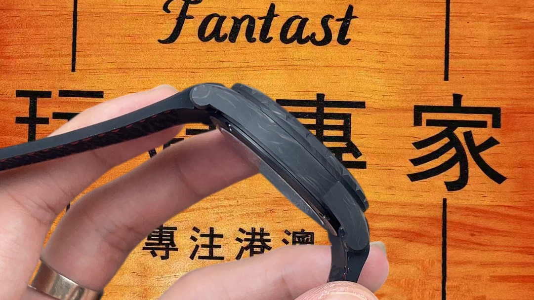 羅杰杜彼王者系列碳纖維鏤空陀飛輪
