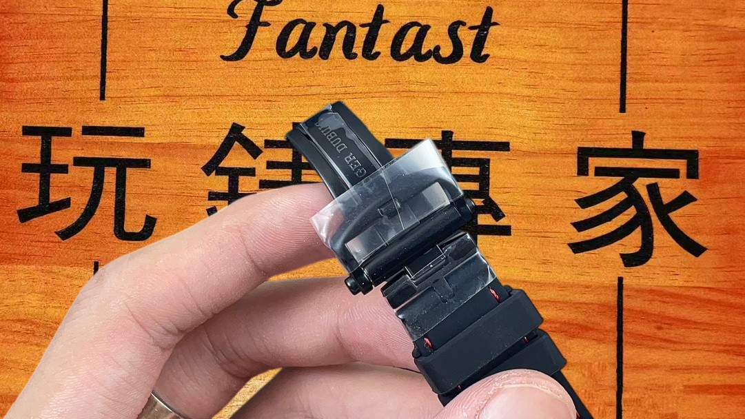 羅杰杜彼王者系列碳纖維鏤空陀飛輪