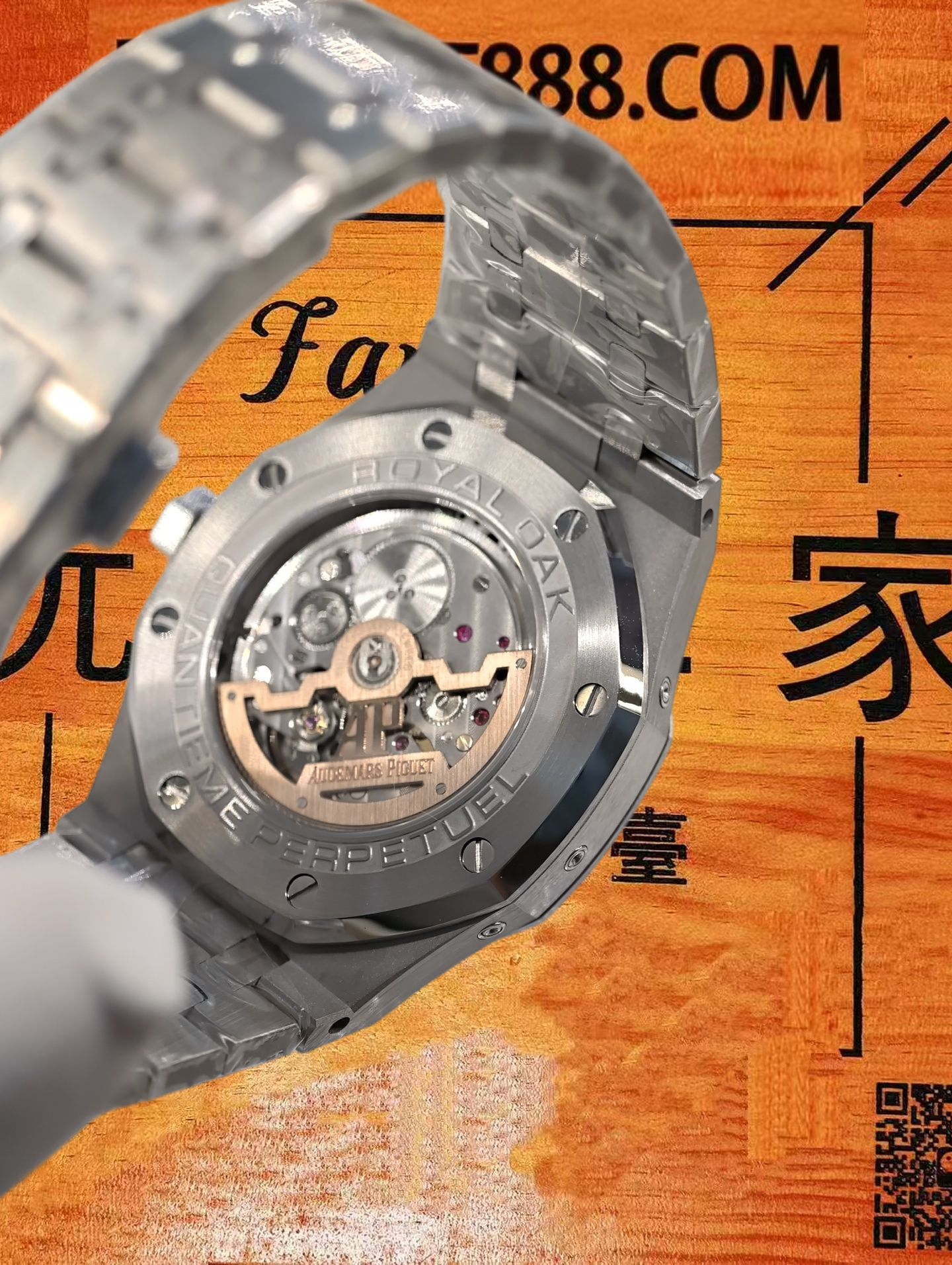 高仿私人改裝-愛彼-皇家橡樹萬年曆月相 大紅盤鑽圈 41mm 復刻腕錶