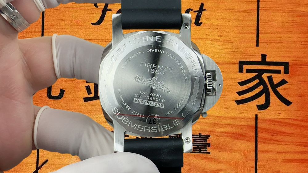 高仿VS廠沛納海潛行PAM683黑盤藍秒針 42mm實拍圖3
