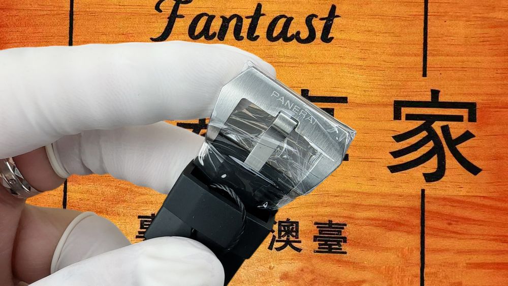 高仿VS廠沛納海潛行PAM683黑盤藍秒針 42mm實拍圖4