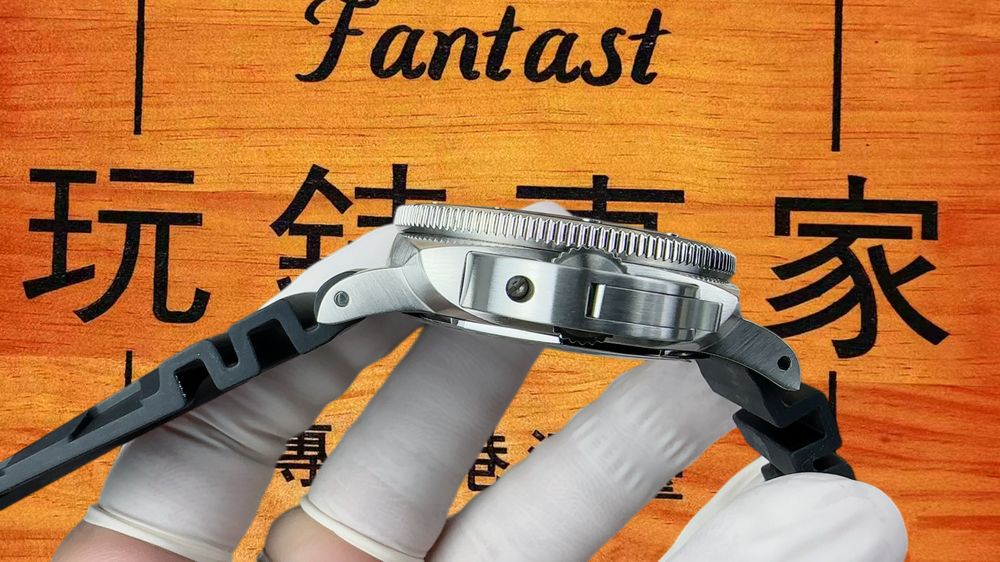 高仿VS廠沛納海潛行PAM683黑盤藍秒針 42mm實拍圖5