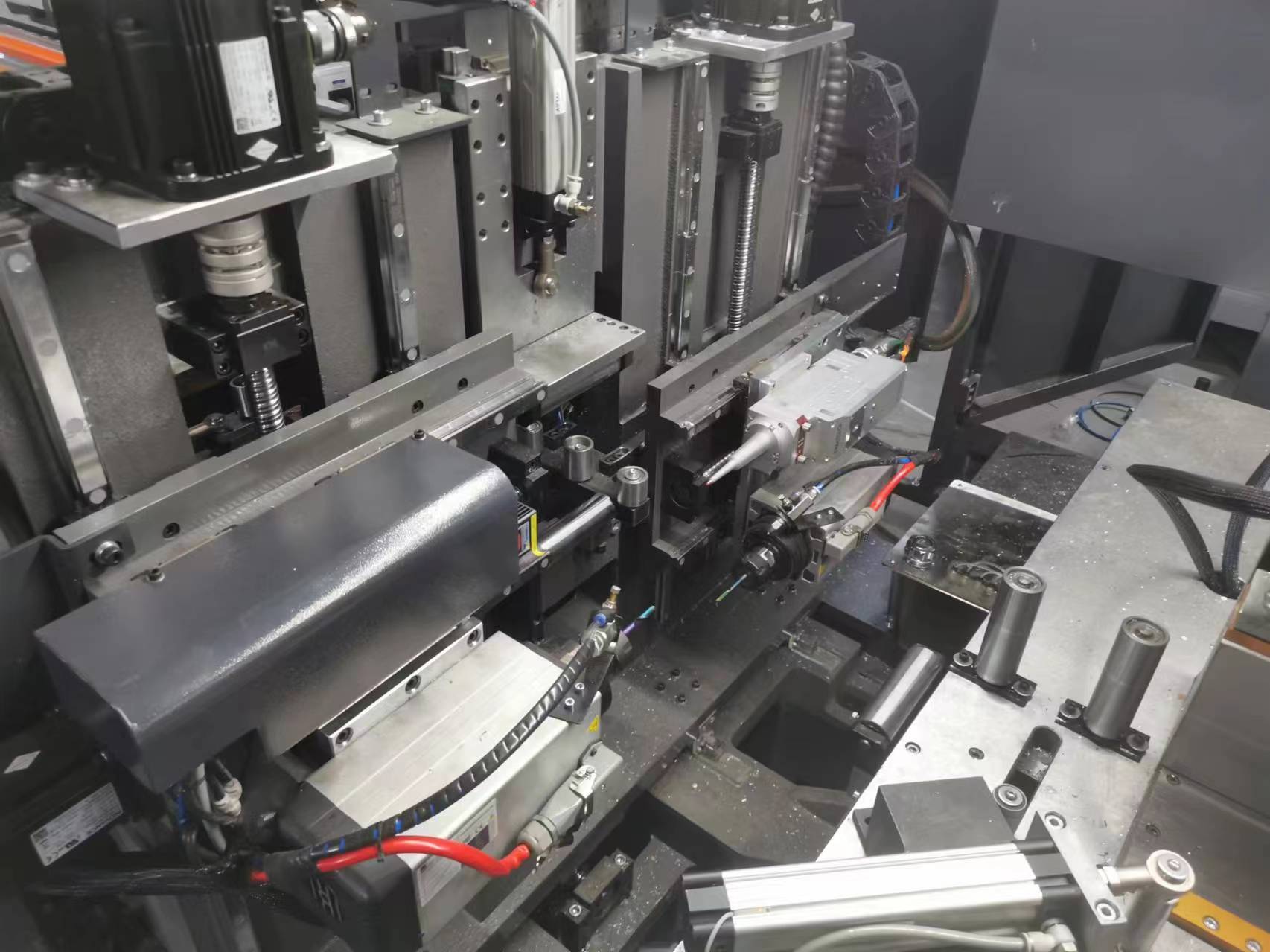 Aluminum Window Door CNC Automatic Cutting&Milling Center