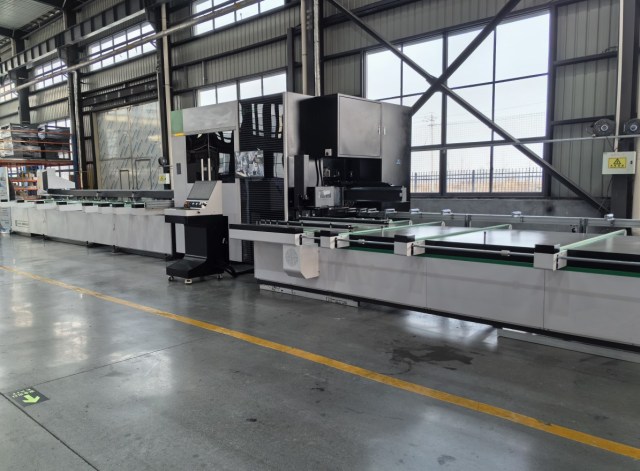 Aluminum Window Door CNC Automatic Cutting&Milling Center