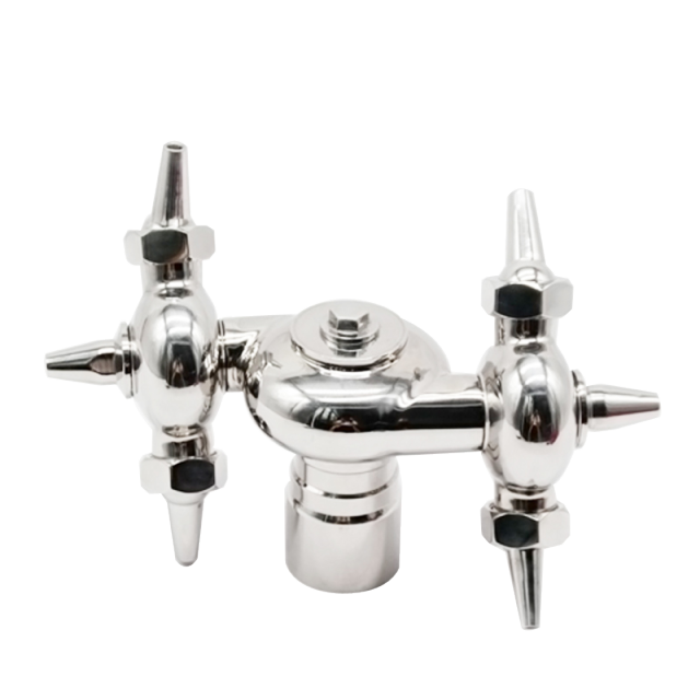 Horn type cleaning ball