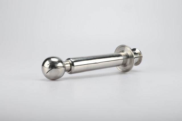 Double clamp rotary cleaning ball