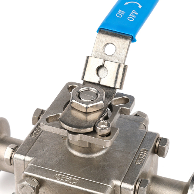 Three-way full bore ball valve